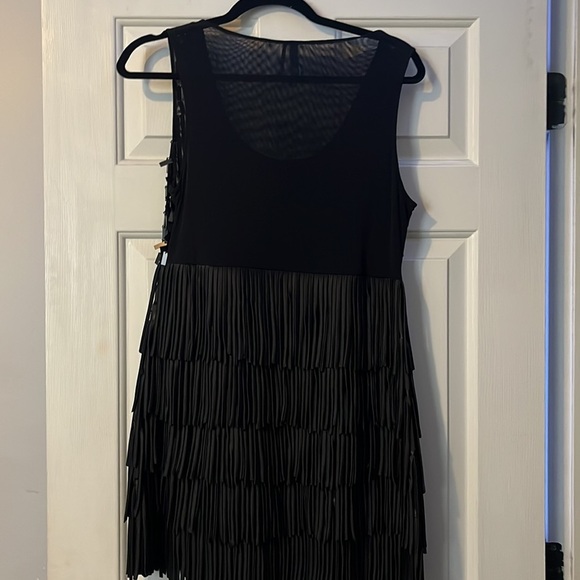 New with tags size M Guess black dress - Picture 5 of 5